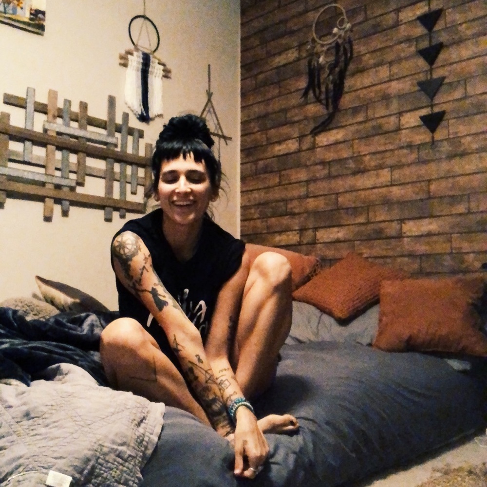 Meet your Posher, Romi